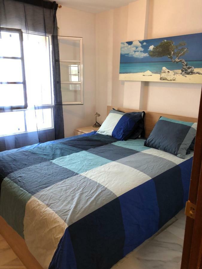 El Cortijuelo: Seaside Triplex With Rooftop Terrace Torremolinos