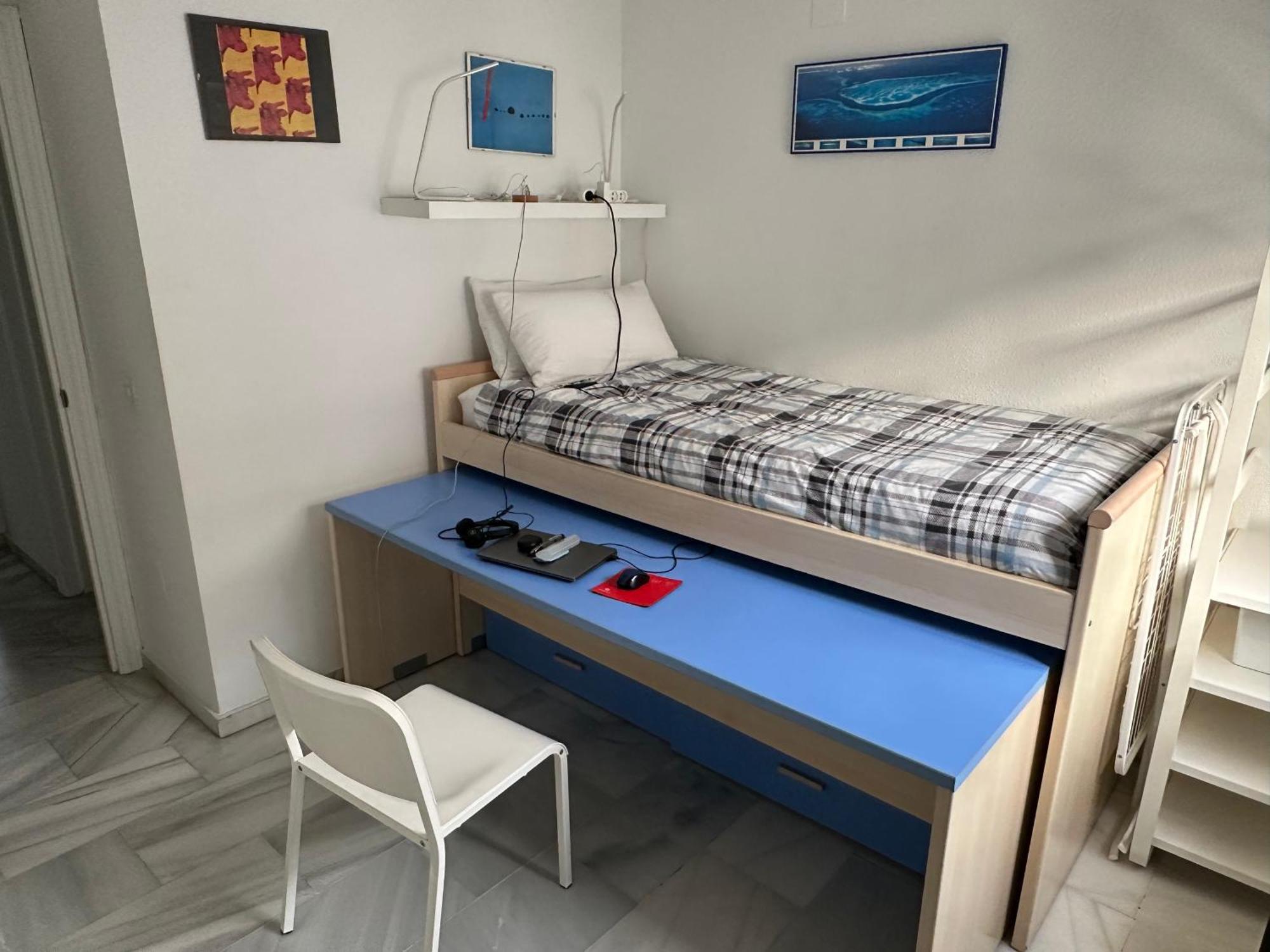 El Cortijuelo: Seaside Triplex With Rooftop Terrace
