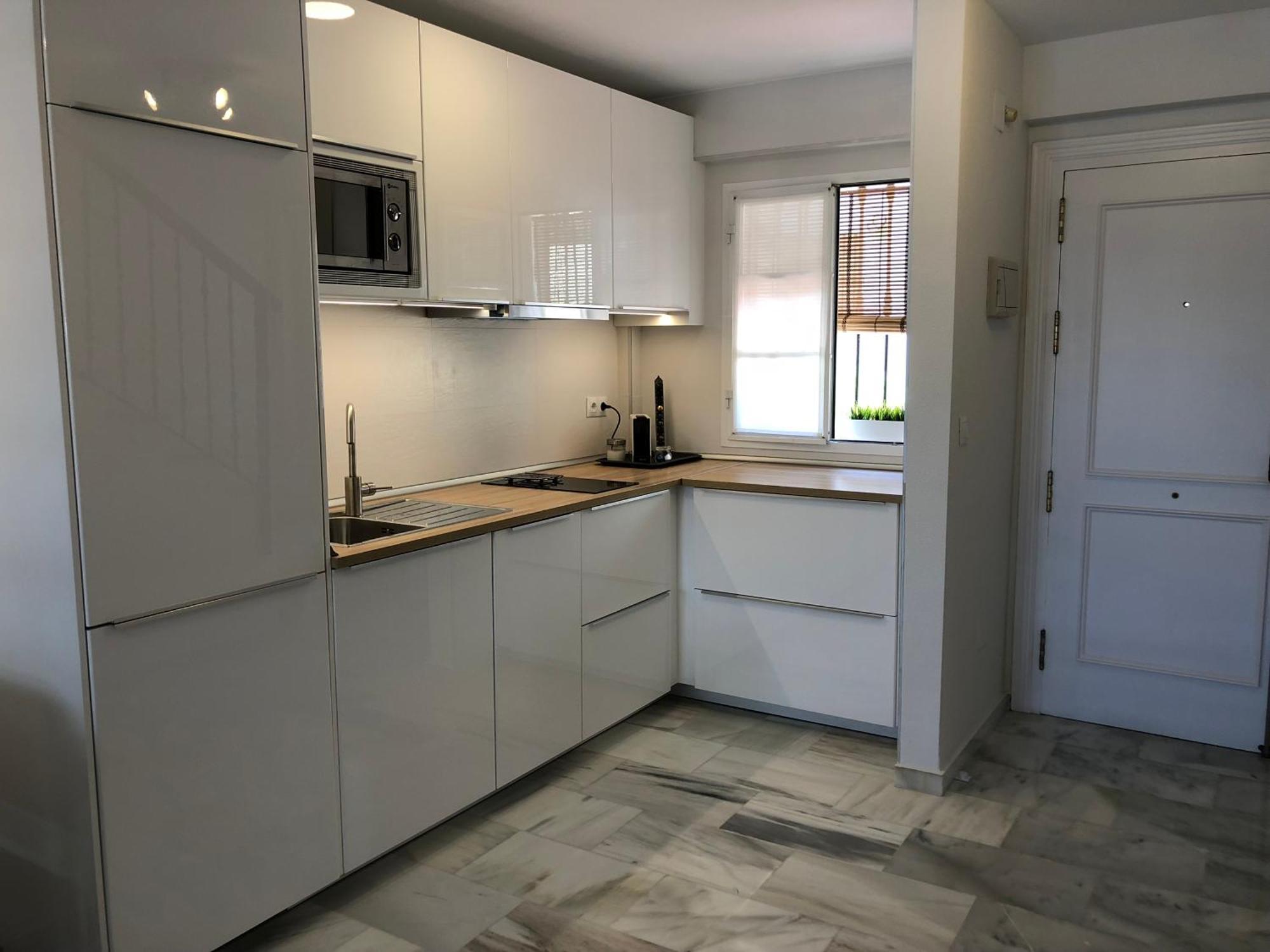 El Cortijuelo: Seaside Triplex With Rooftop Terrace Torremolinos