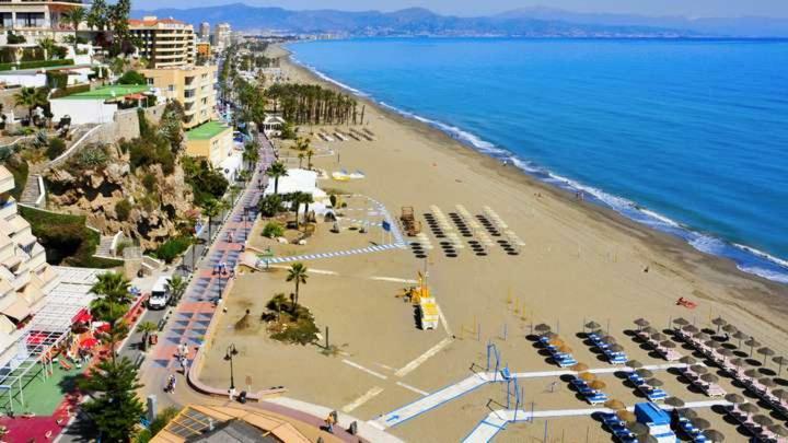 El Cortijuelo: Seaside Triplex With Rooftop Terrace